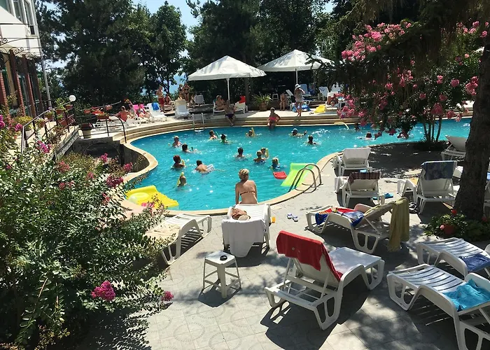 מלון Park Briz 3*