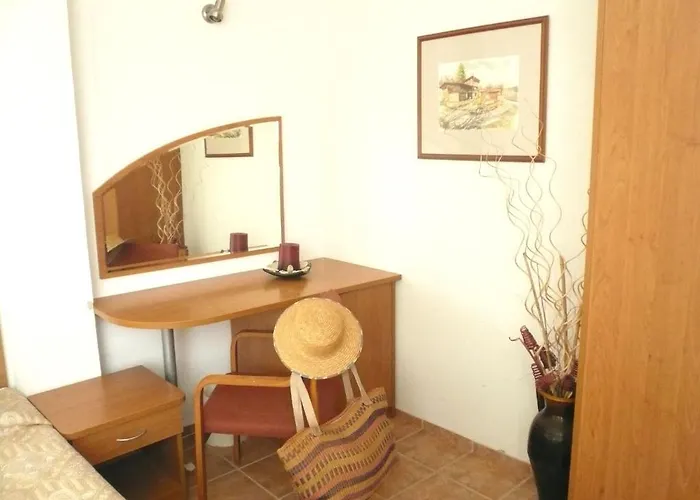 מלון Park Briz 3*